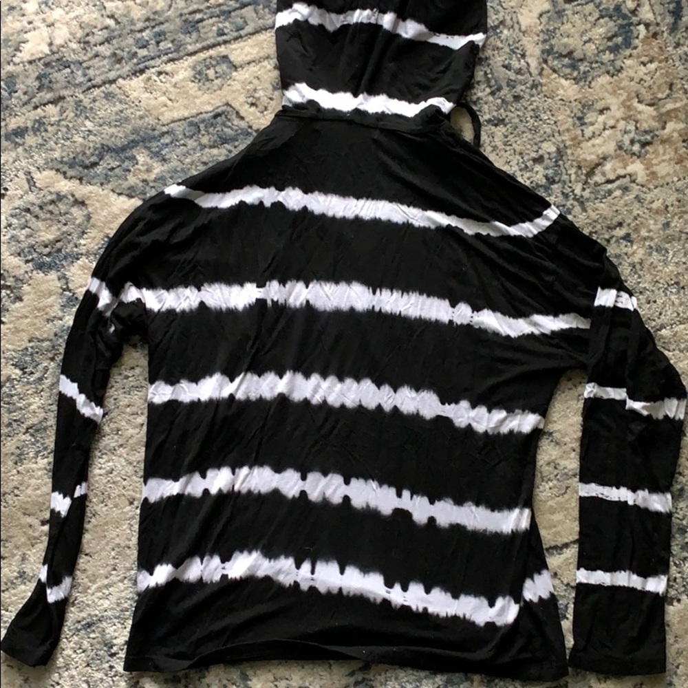 Vintage Havana- Black /White Pullover- Small - Picture 4 of 6